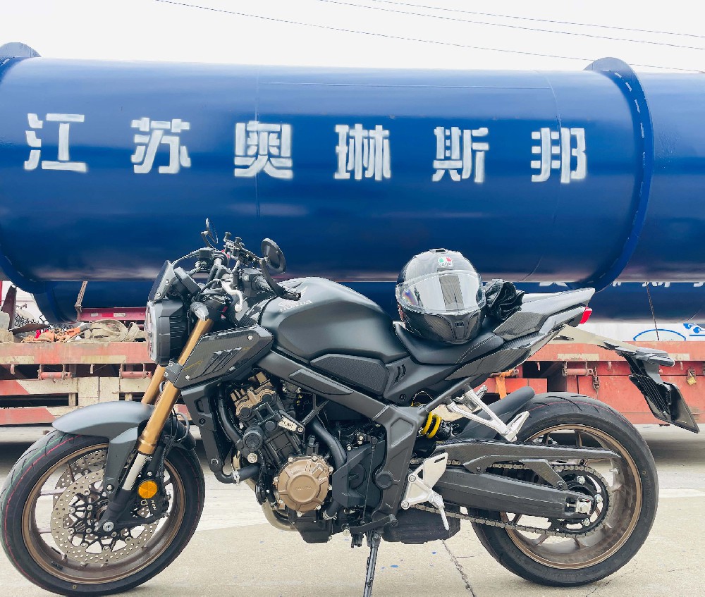 碳纤维摩托车